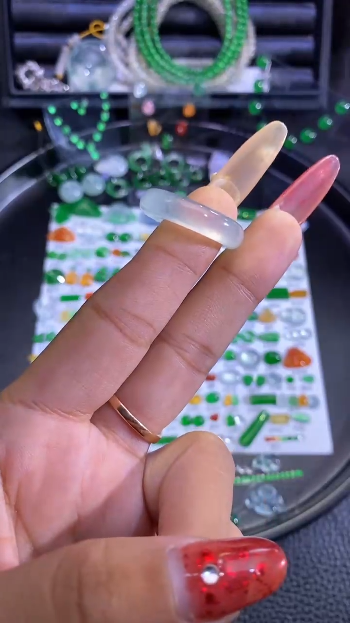 未镶嵌挂件翡翠戒圈