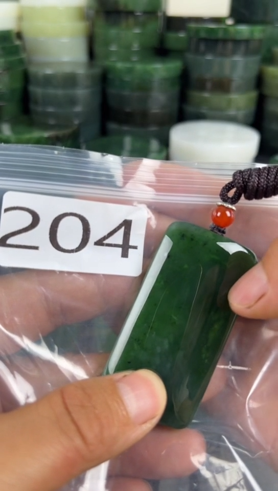 和田玉未镶嵌珠宝半成品牌子