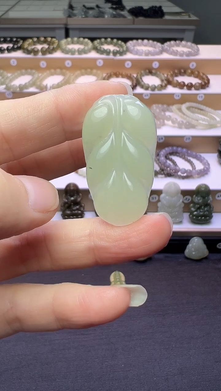 颈饰未镶嵌和田玉346号链接有黑点