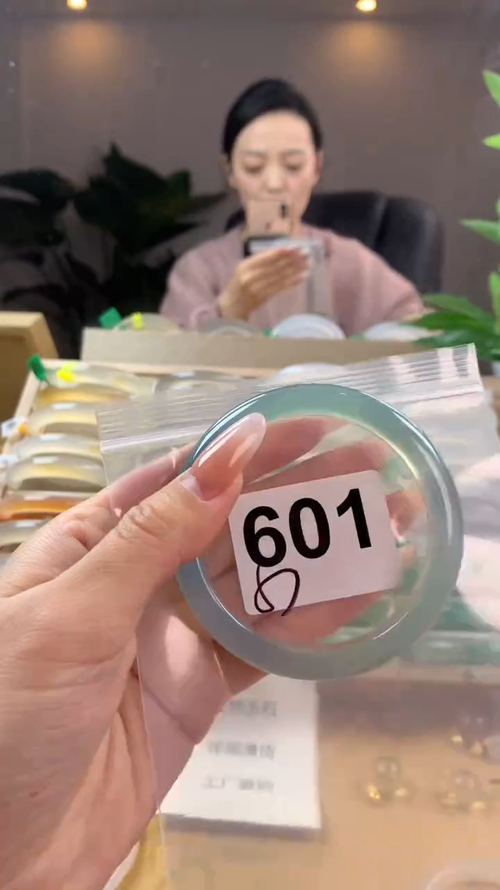 【闪购商品】玛瑙/玉髓手镯未镶嵌601