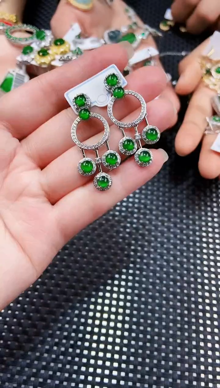 【闪购商品】翡翠耳饰未镶嵌11111111