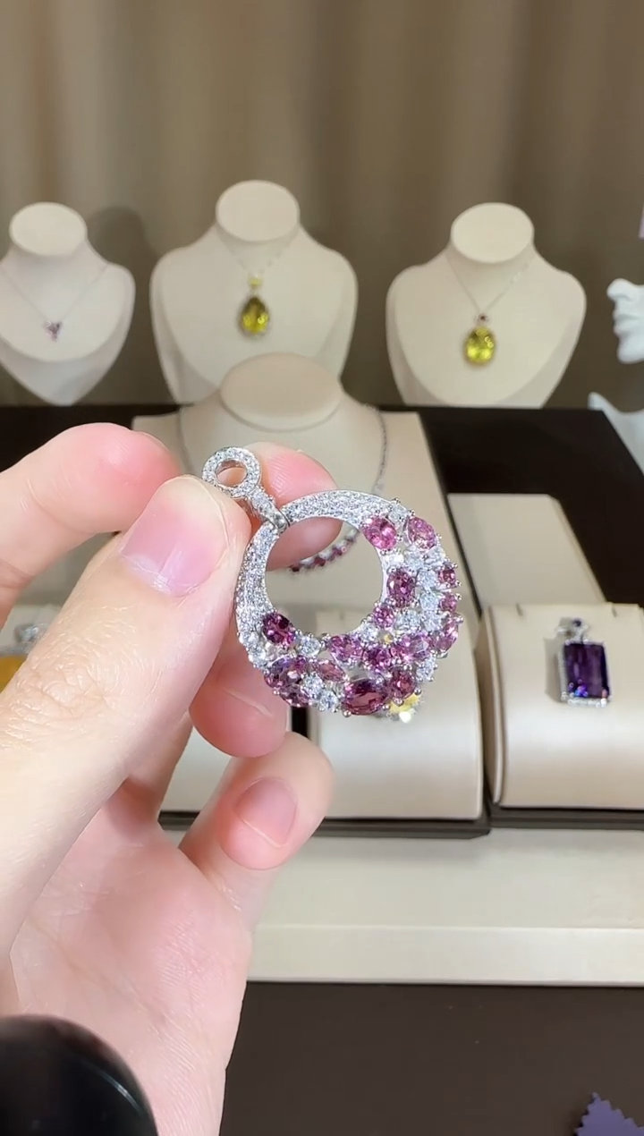 【闪购商品】石榴石颈饰银S925镶嵌27mm