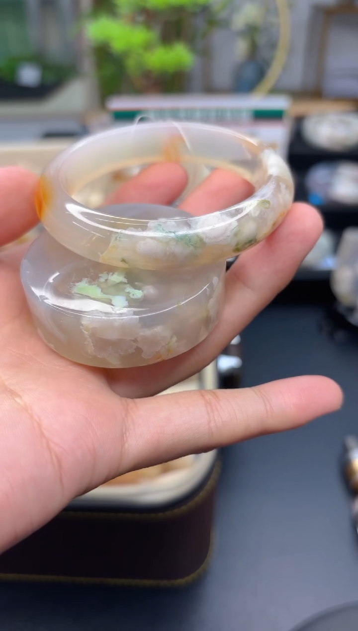 【闪购商品】石英质玉手镯未镶嵌C219(56圈赠送镯心)