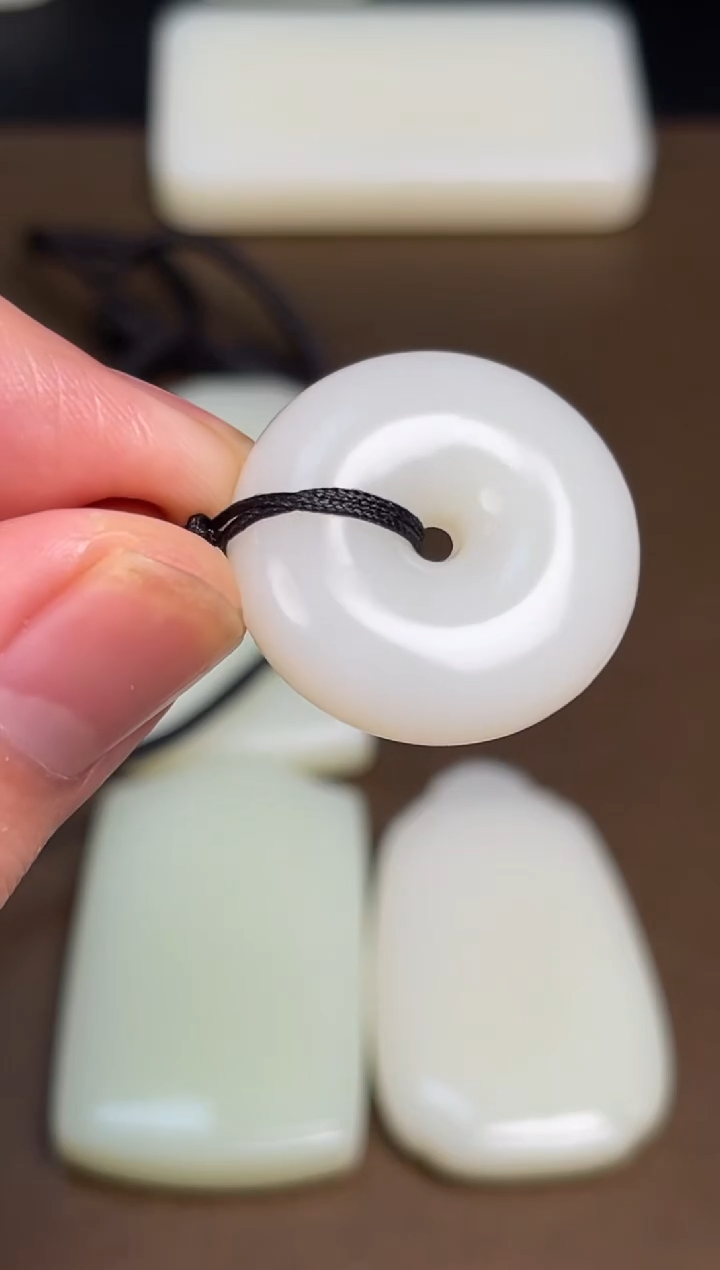 【闪购商品】和田玉颈饰未镶嵌90