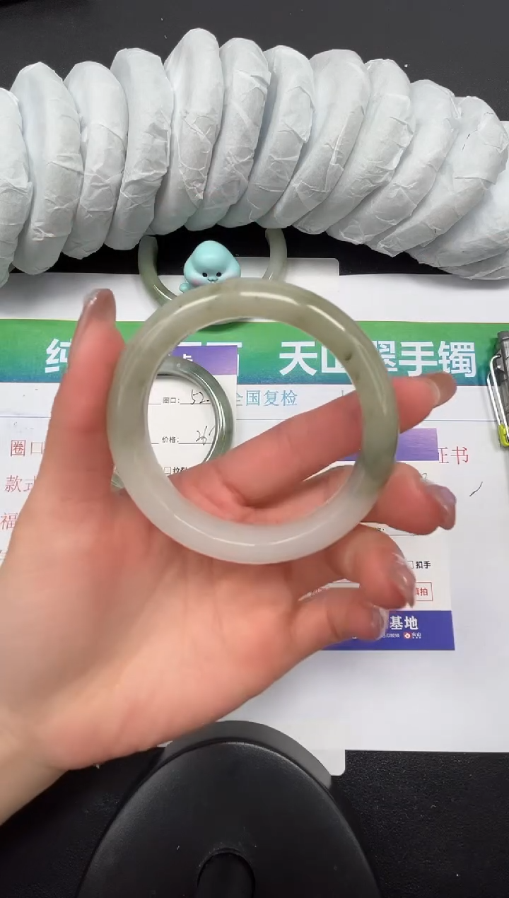 【闪购商品】石英质玉手镯未镶嵌19-55.8