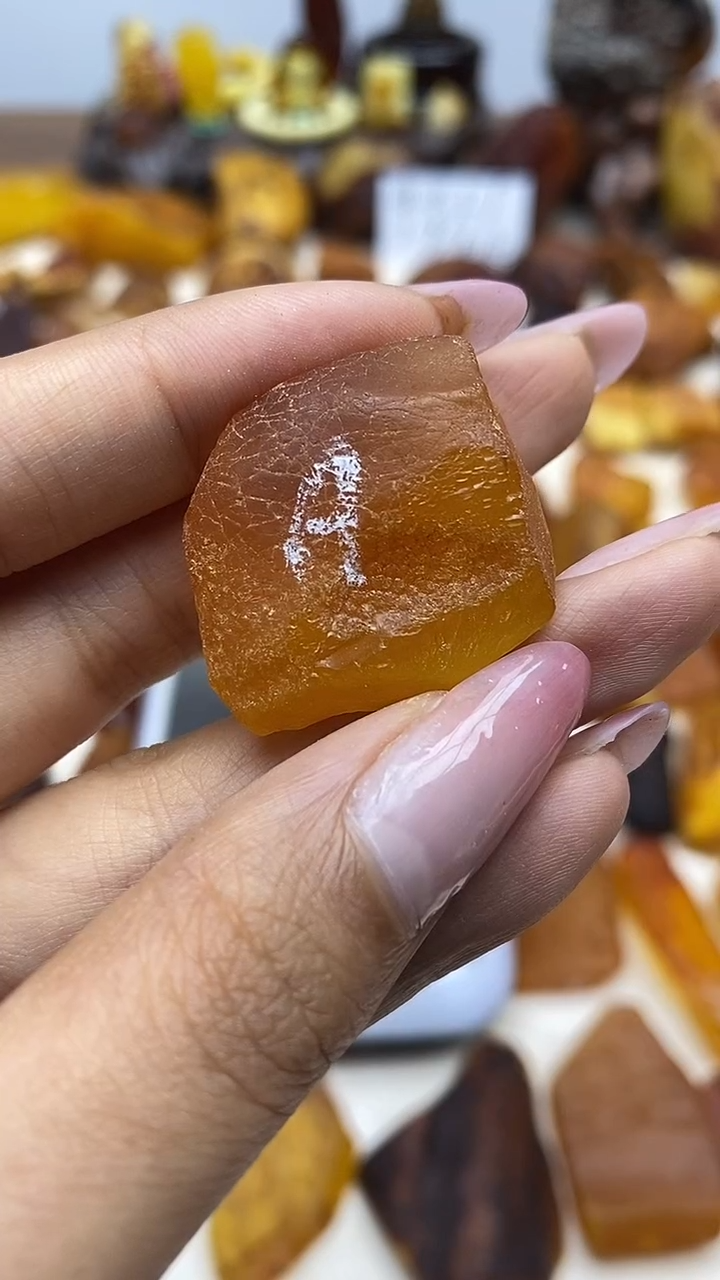 琥珀未镶嵌珠宝奇石苏*、天然琥珀蜜蜡原石