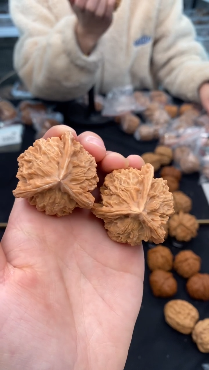 【闪购商品】文玩核桃把件盘山奔39-x905