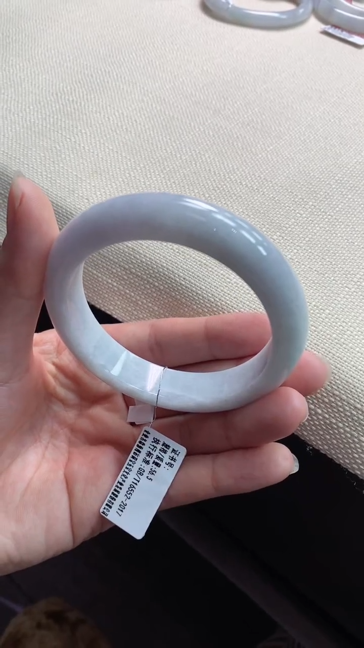 【闪购商品】翡翠手镯未镶嵌56手镯