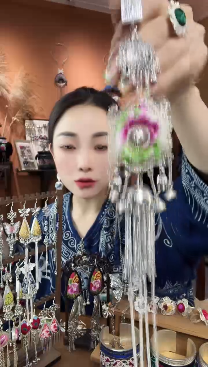 刺绣纯手工民族风压襟