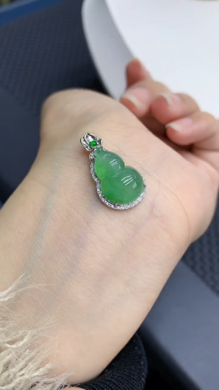 【闪购商品】翡翠颈饰18K金镶嵌            8