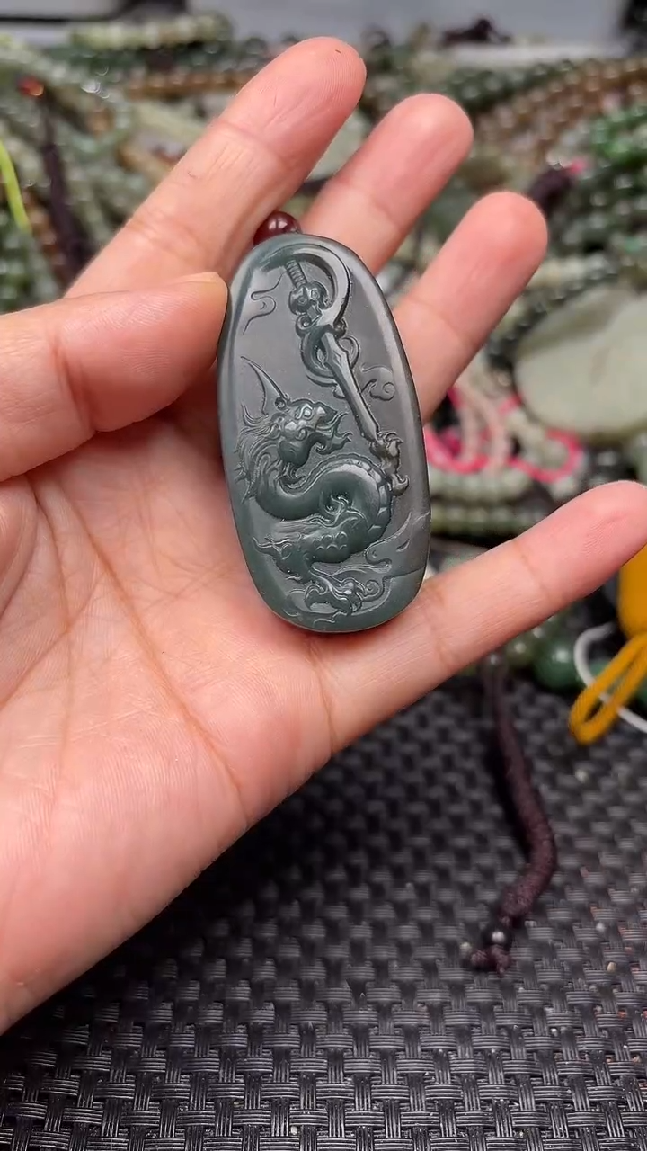 颈饰未镶嵌和田玉1