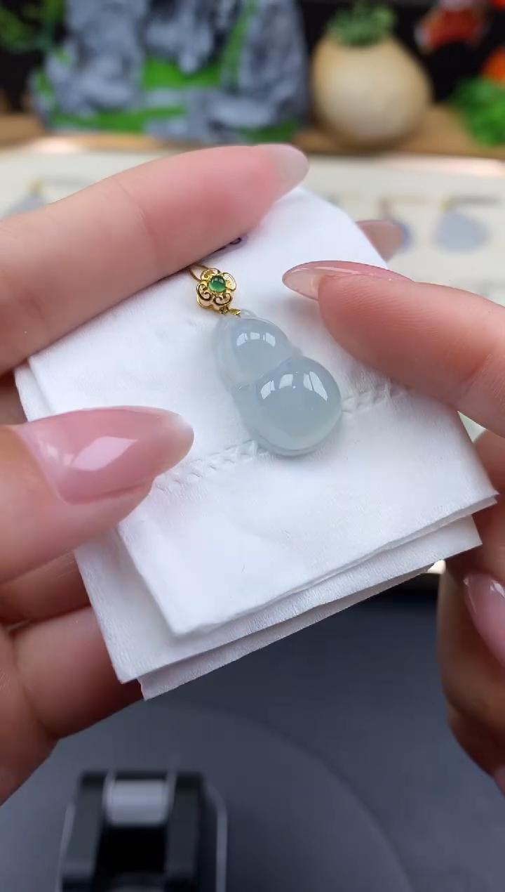 吊坠(不含链)18K金镶嵌翡翠葫芦18K金扣镶嵌@@CMT