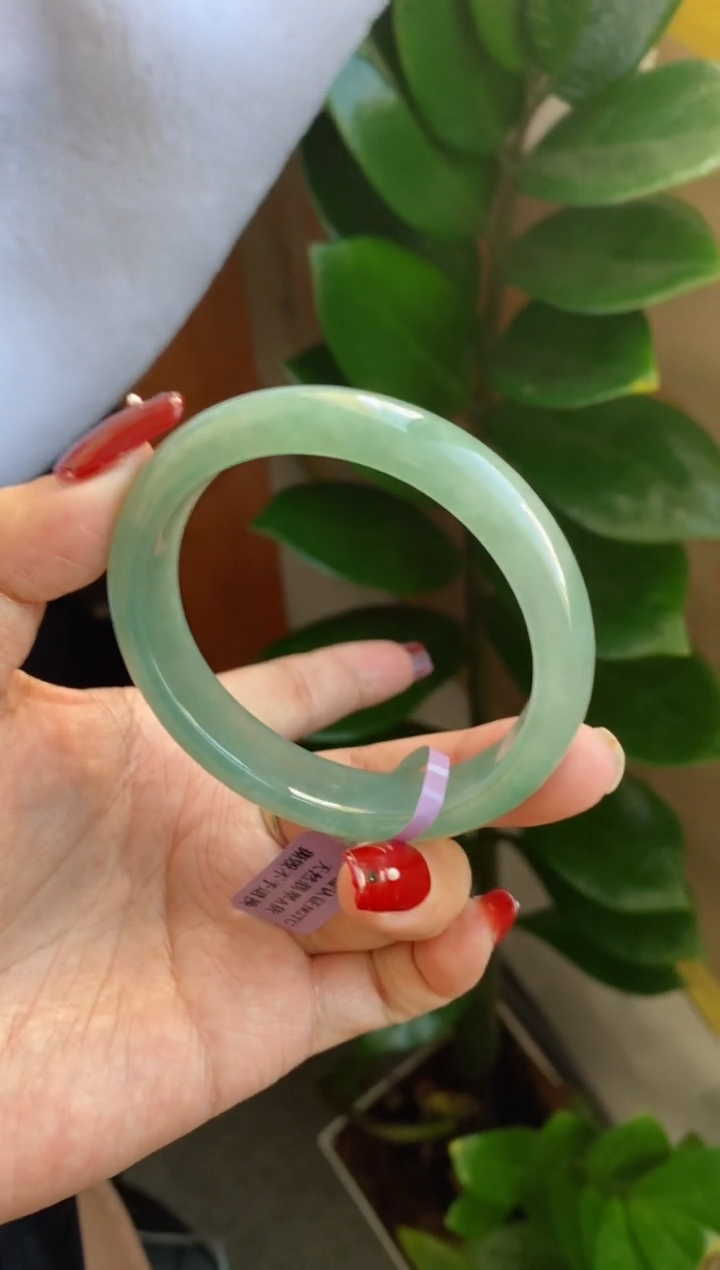 【闪购商品】翡翠手镯未镶嵌（老坑冰透湖水绿）贵妃9号