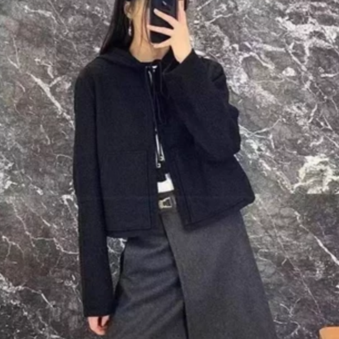 未使用 Celine/思琳 汤/P235704637/黑色粗针织流苏绳连帽外套 36