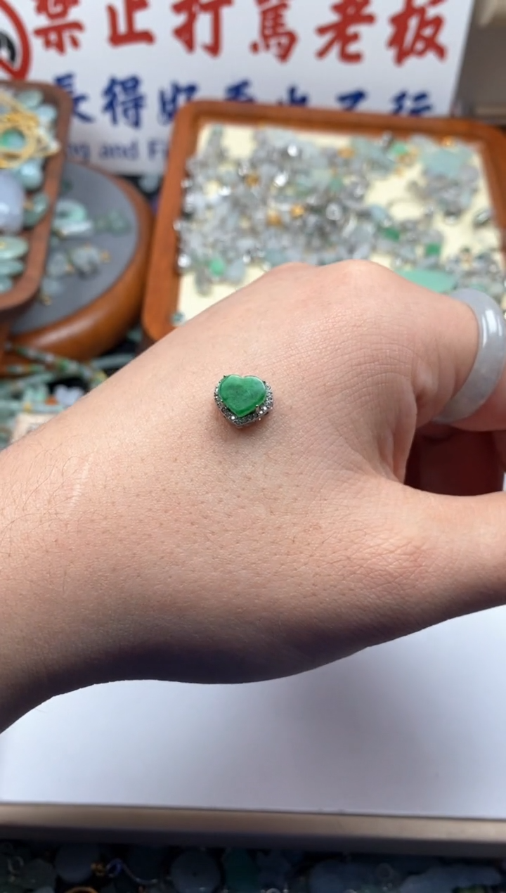 【闪购商品】翡翠颈饰未镶嵌哥哥