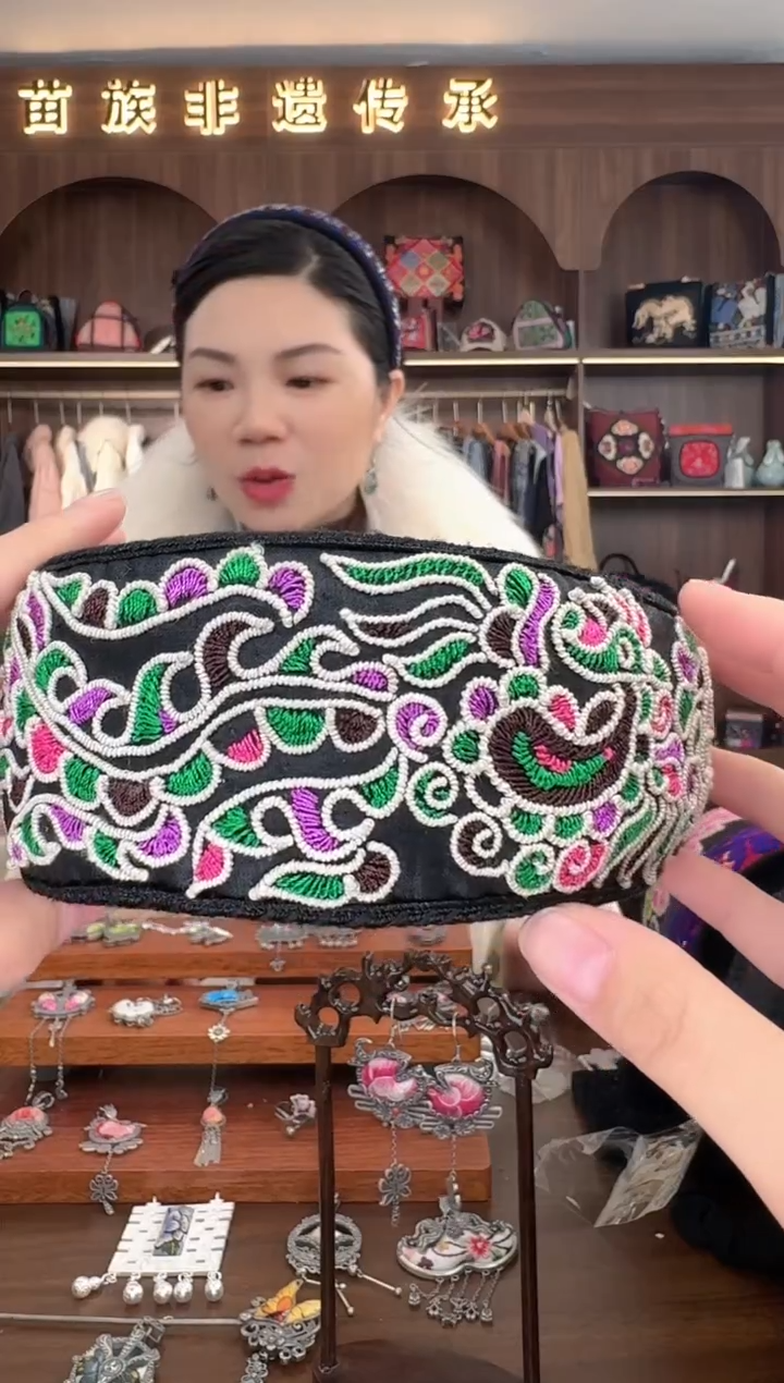 【闪购商品】织绣扶光苗绣传承L9