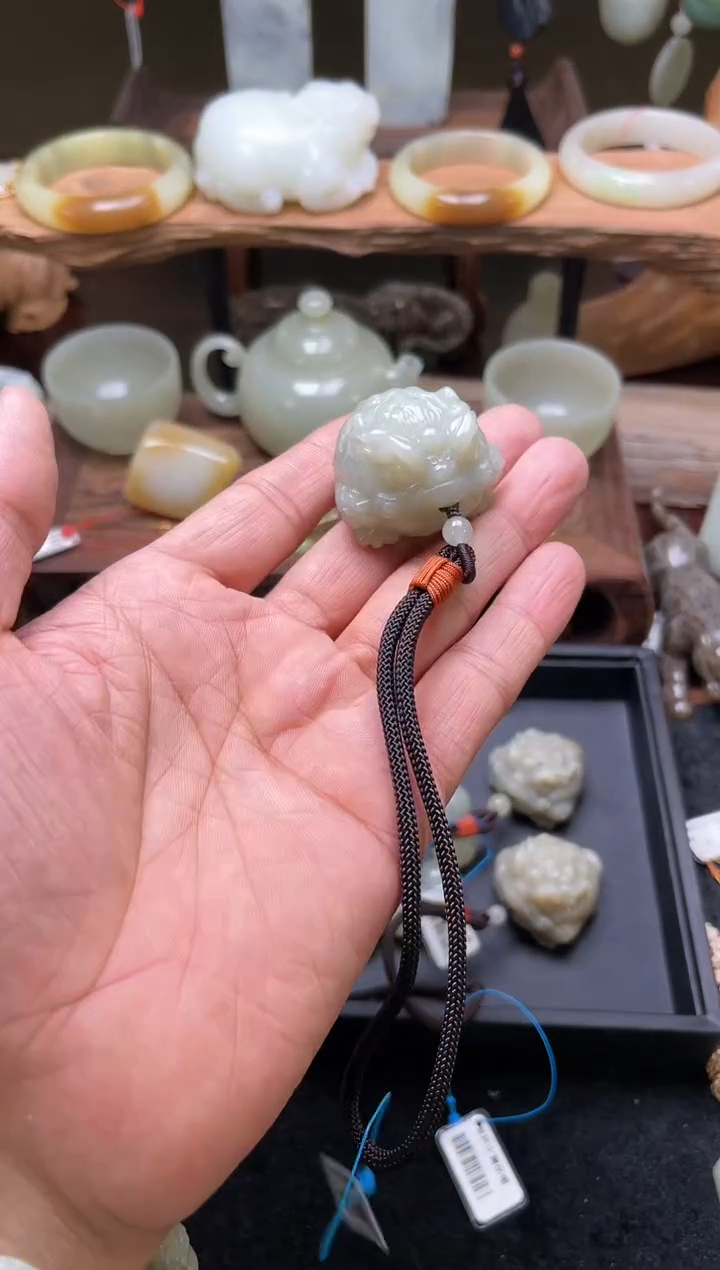 【闪购商品】和田玉手把未镶嵌且末迪克兰 金蟾 多样性发一