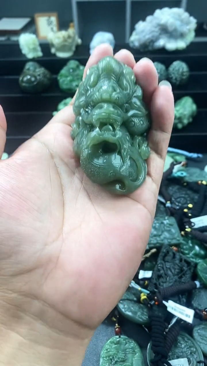和田玉未镶嵌颈饰1