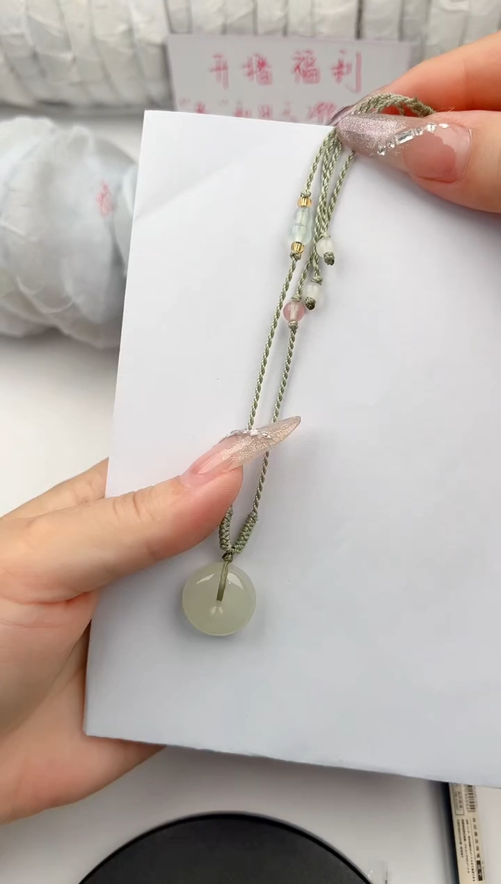 和田玉未镶嵌颈饰1颜色微差无瑕疵