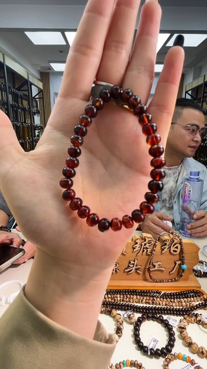 琥珀颈饰未镶嵌抚顺琥珀血珀手串