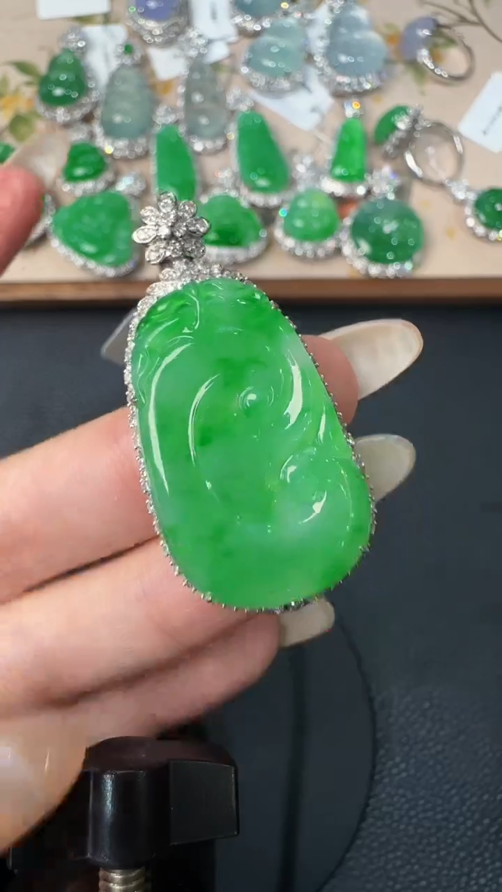 【闪购商品】翡翠吊坠(不含链)18K金镶嵌34