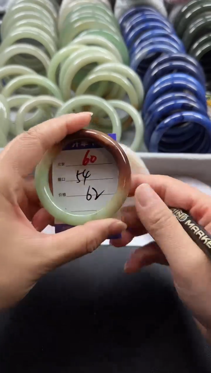 未镶嵌手镯石英质玉60