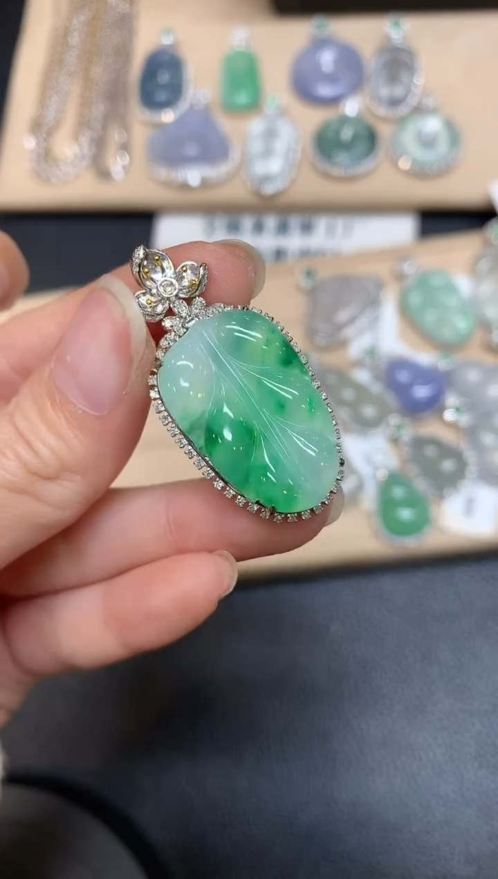 【闪购商品】翡翠吊坠(不含链)18K金镶嵌树叶【无服务费