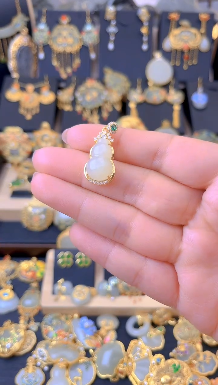 【闪购商品】和田玉吊坠银S925镀金镶嵌小葫芦吊坠