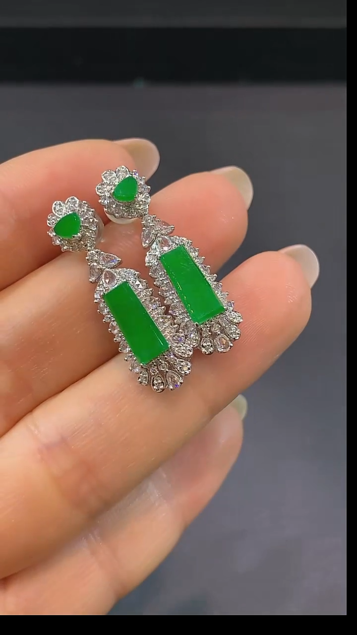 18K金镶嵌翡翠耳饰耳坠