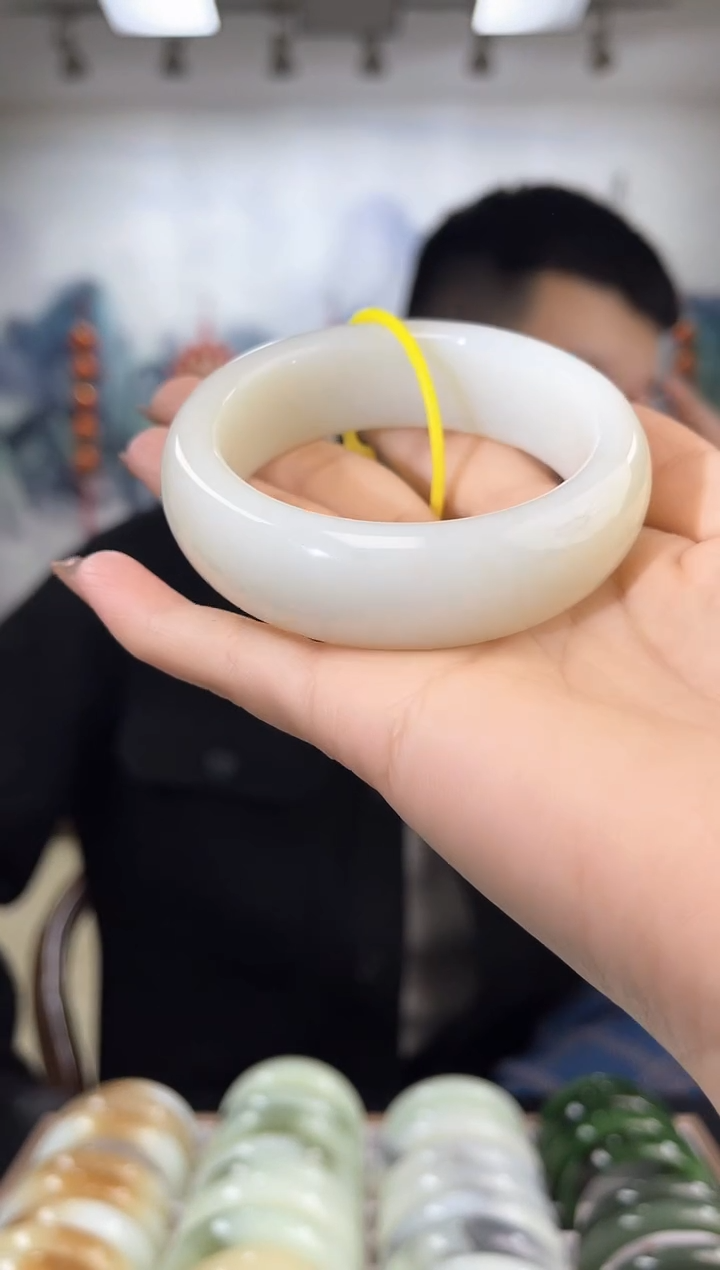 【闪购商品】和田玉手镯未镶嵌57-58圈口829