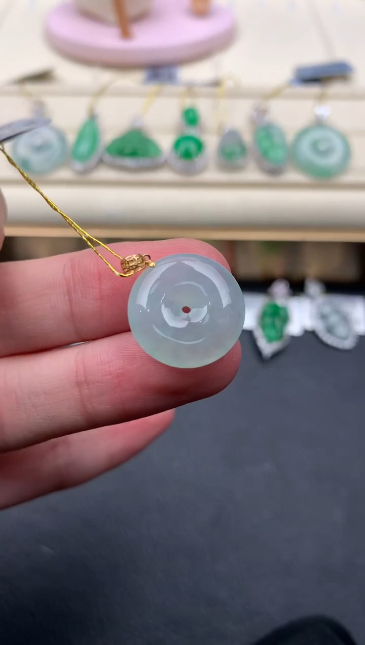 【闪购商品】翡翠颈饰18K金镶嵌A680....