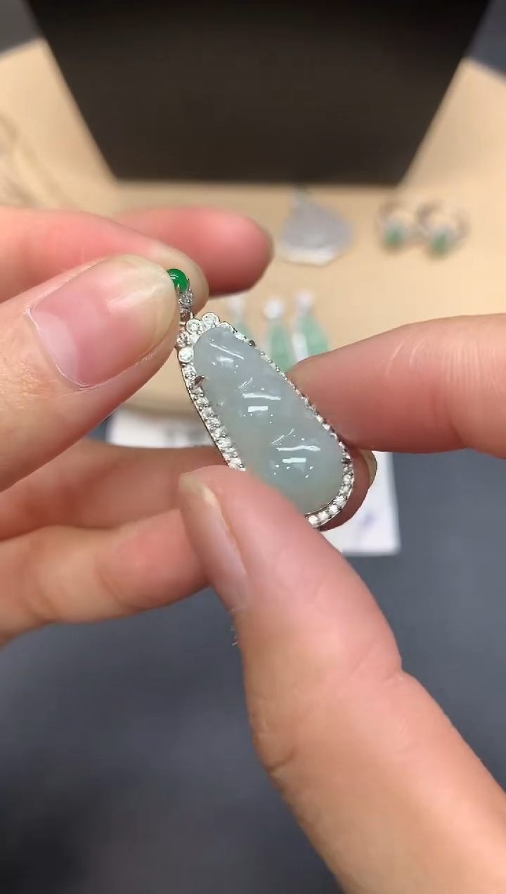 【闪购商品】翡翠吊坠(不含链)银S925镶嵌福豆【多样性发其一】