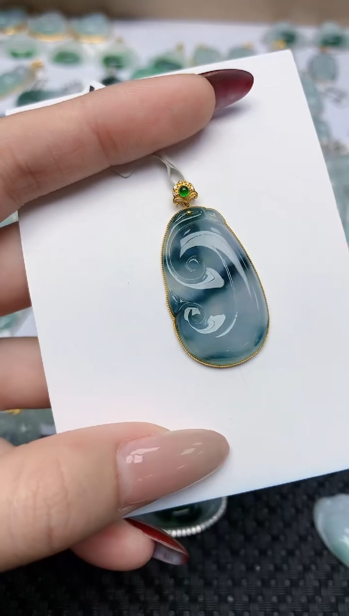 【闪购商品】翡翠颈饰18K金镶嵌天然翡翠a货