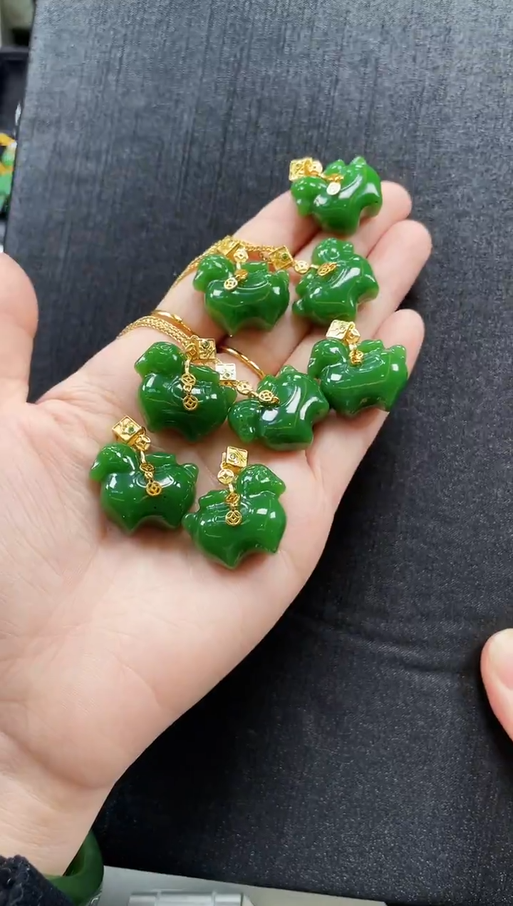 吊坠(赠链)银S925镶嵌和田玉多样性发一