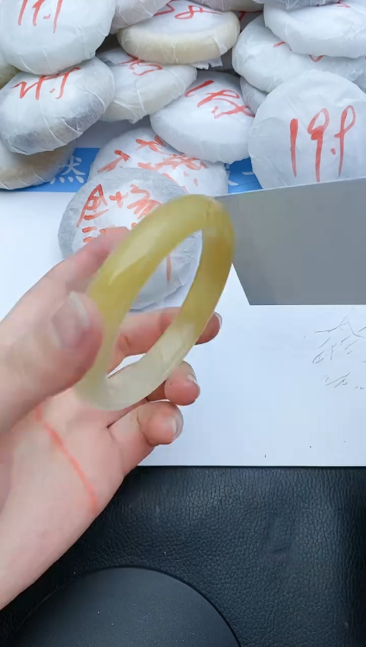 【闪购商品】石英质玉手镯未镶嵌168+62/63