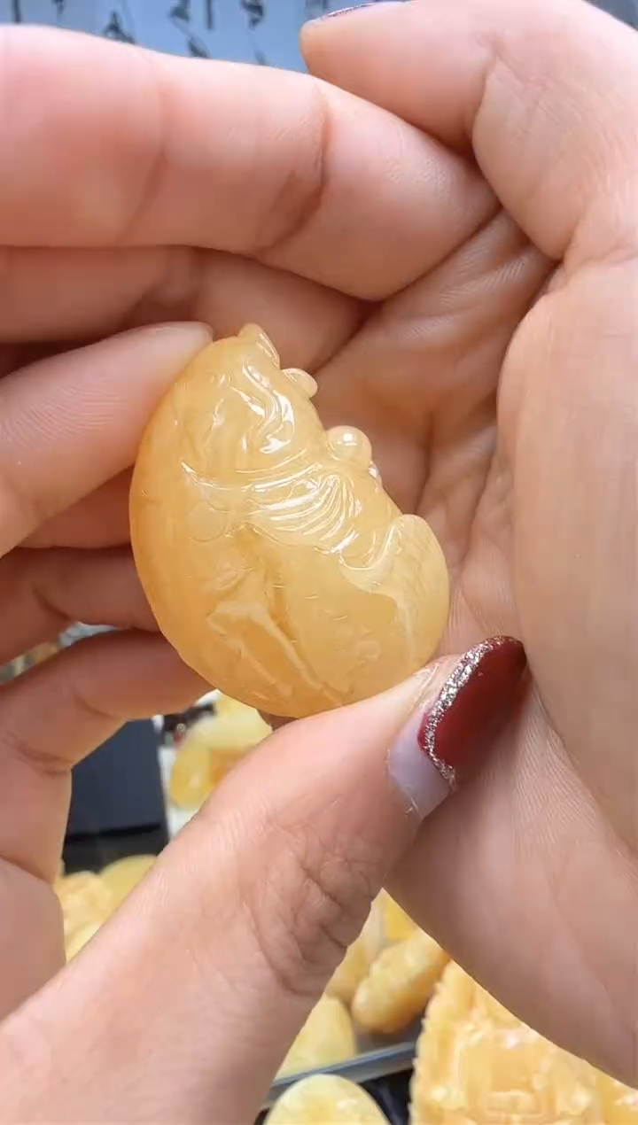 【闪购商品】琥珀裸石未镶嵌挂坠
