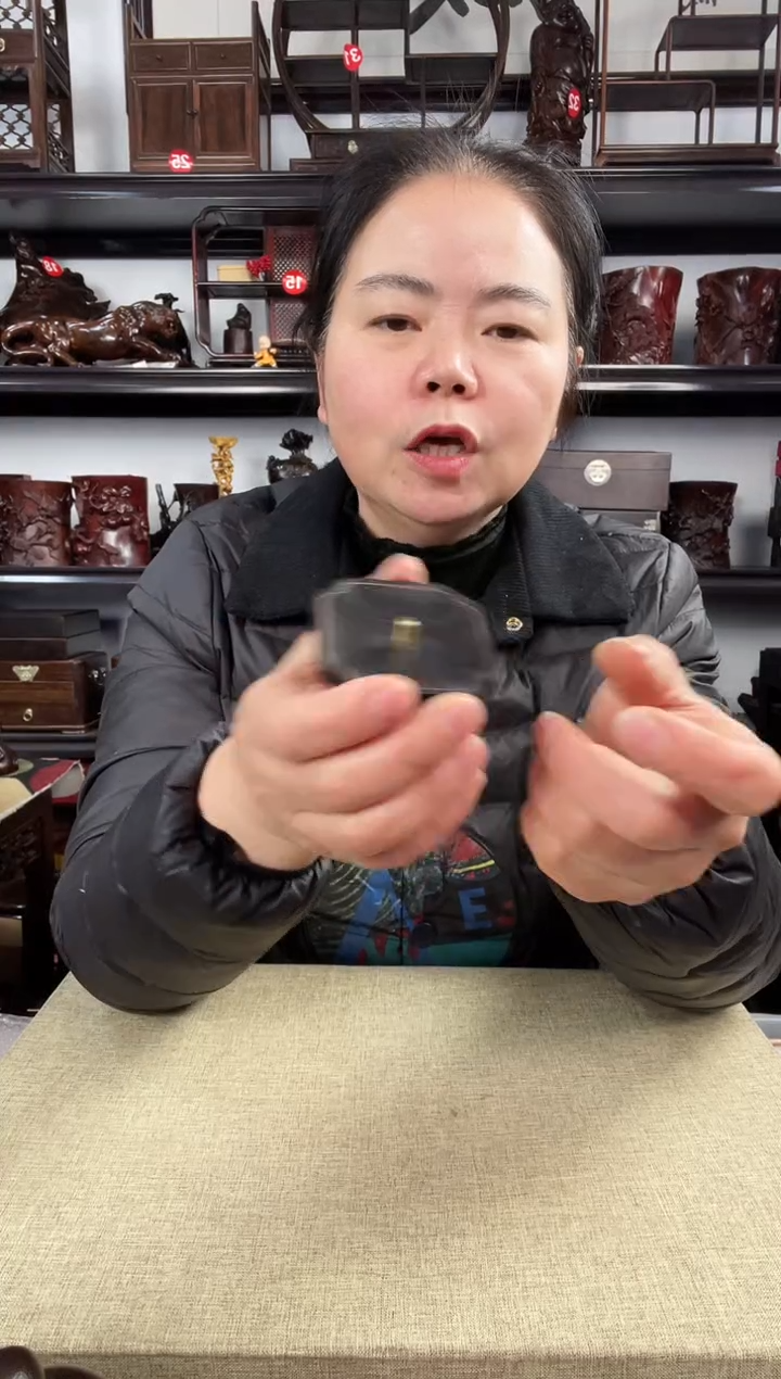 木手香插老李红木工艺品