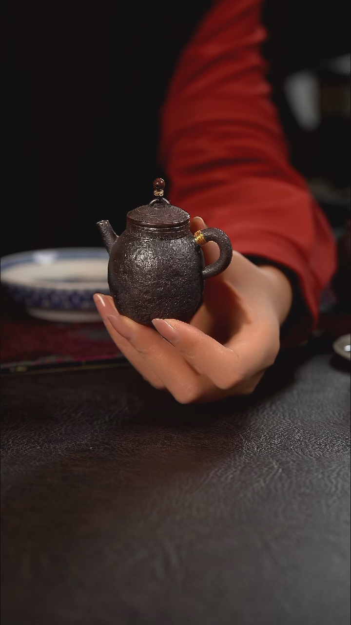 70c伟壶柴烧小泡壶 莲心