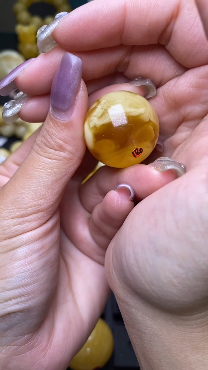 【闪购商品】琥珀裸石未镶嵌小葵.30