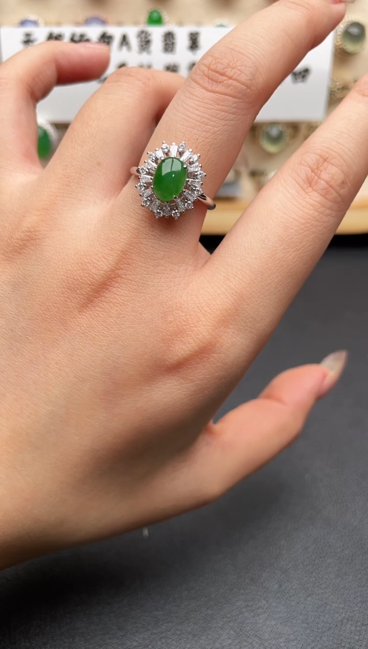 未镶嵌戒指翡翠一物一证一礼盒