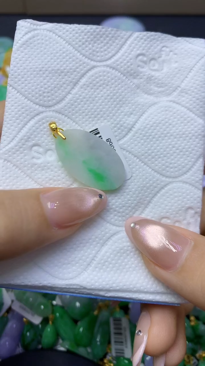 颈饰未镶嵌翡翠天然缅甸翡翠A货