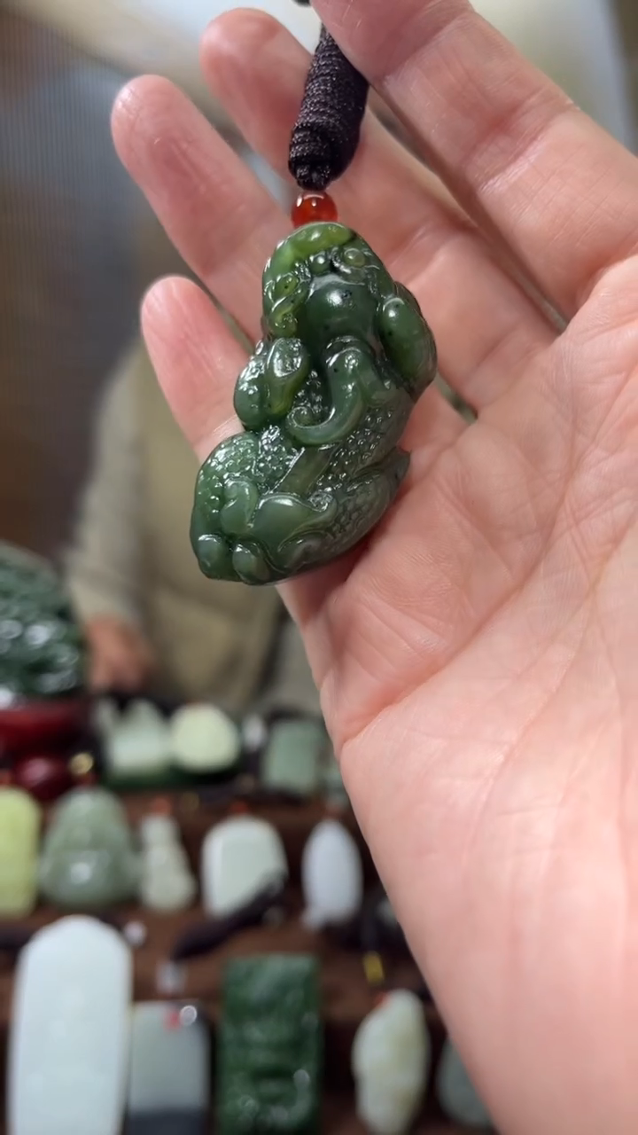 颈饰未镶嵌和田玉`