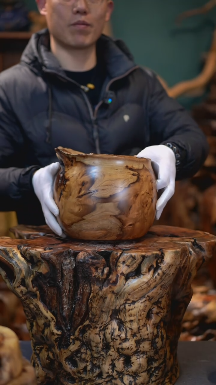 【闪购商品】枣木雷击枣木龙纹尊