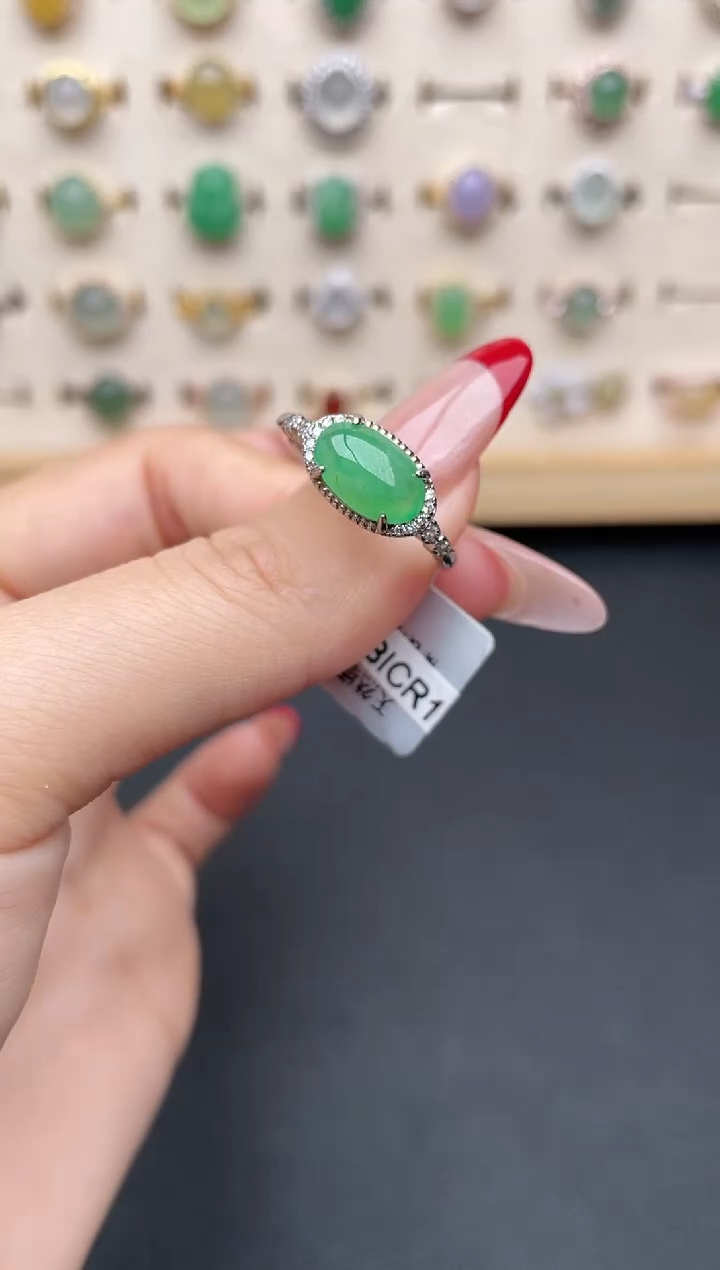 【闪购商品】翡翠戒指银S925镶嵌一物一证一礼盒