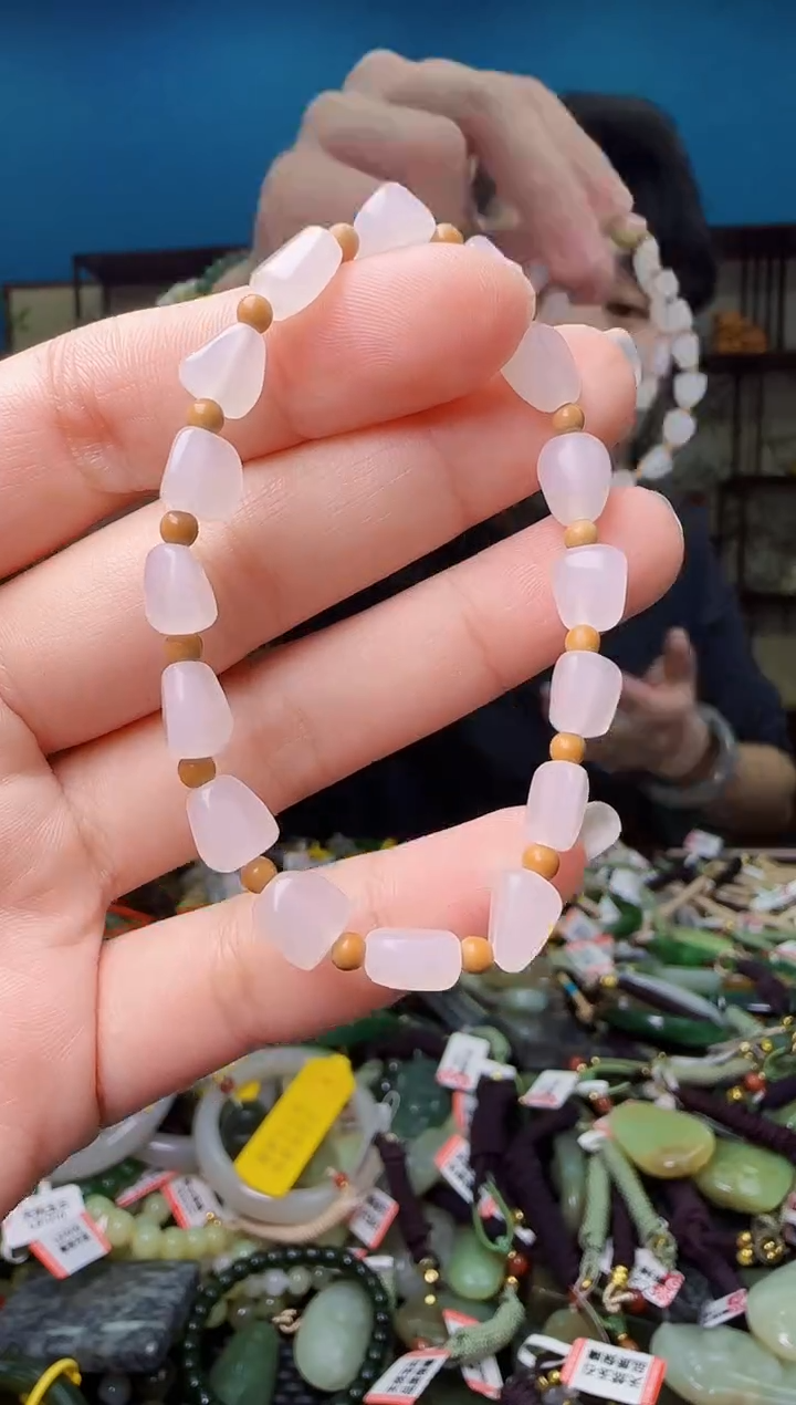 颈饰未镶嵌和田玉多样性发一