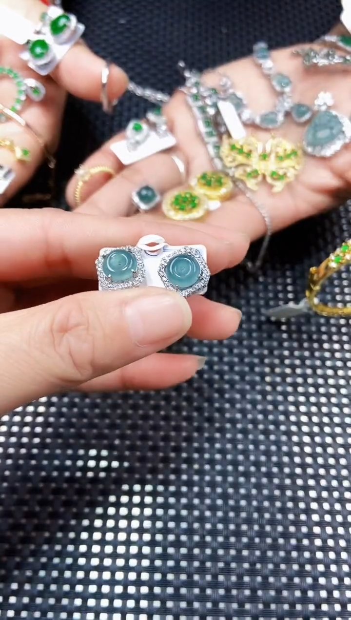 【闪购商品】翡翠耳饰未镶嵌11111111111