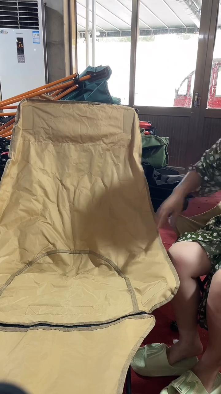 铁大瑕疵 带腿托 随机一把