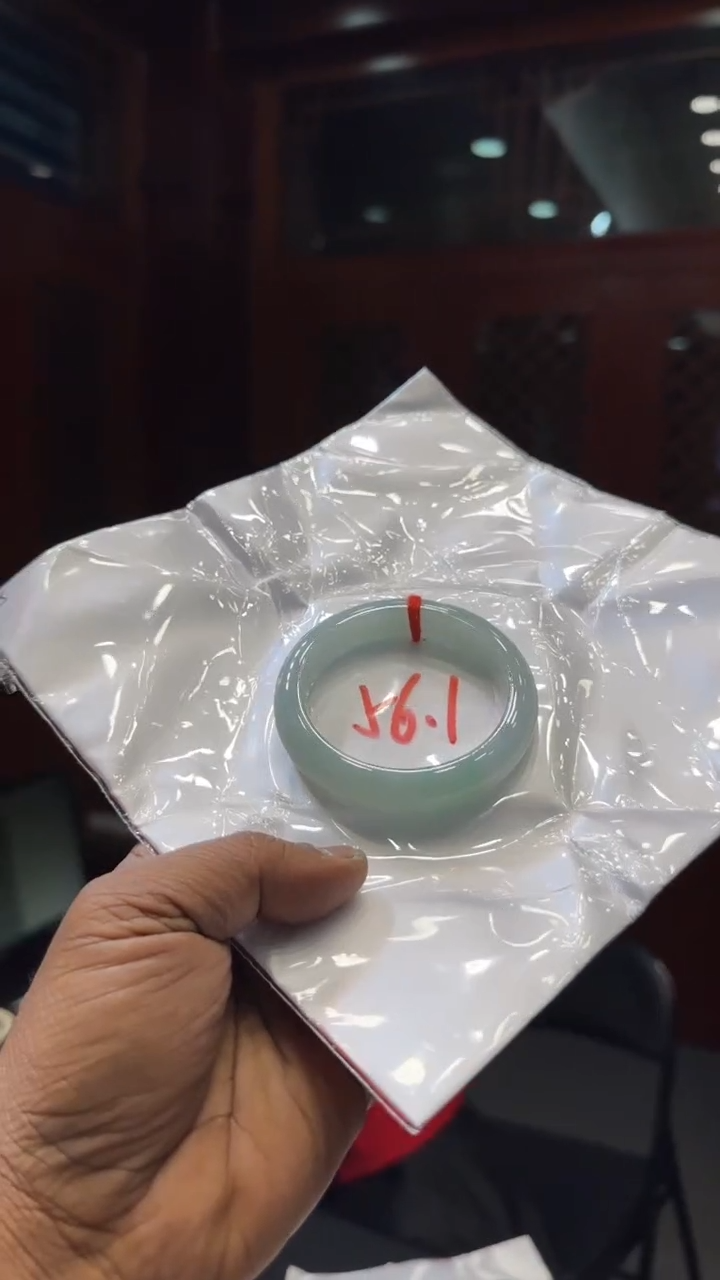 【闪购商品】翡翠手镯未镶嵌手镯