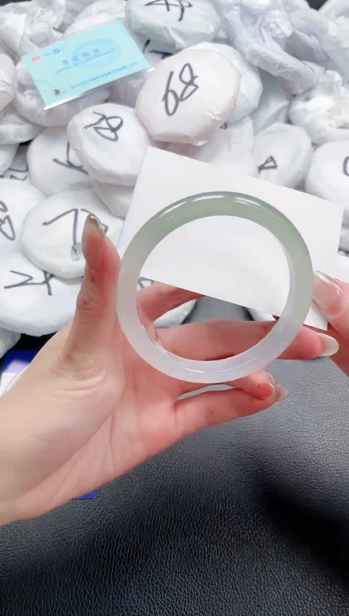 【闪购商品】石英质玉手镯未镶嵌25J219-60