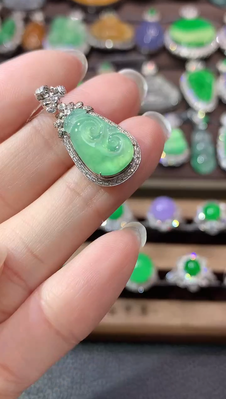 吊坠(不含链)18K金镶嵌翡翠D1